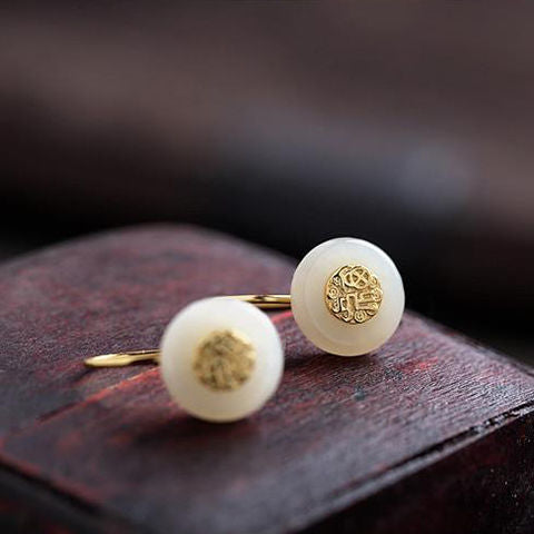 Charming Silver Earring for Any Occasion