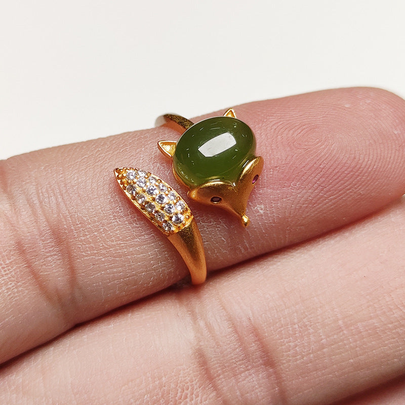 Classic Silver Ring with Timeless Appeal