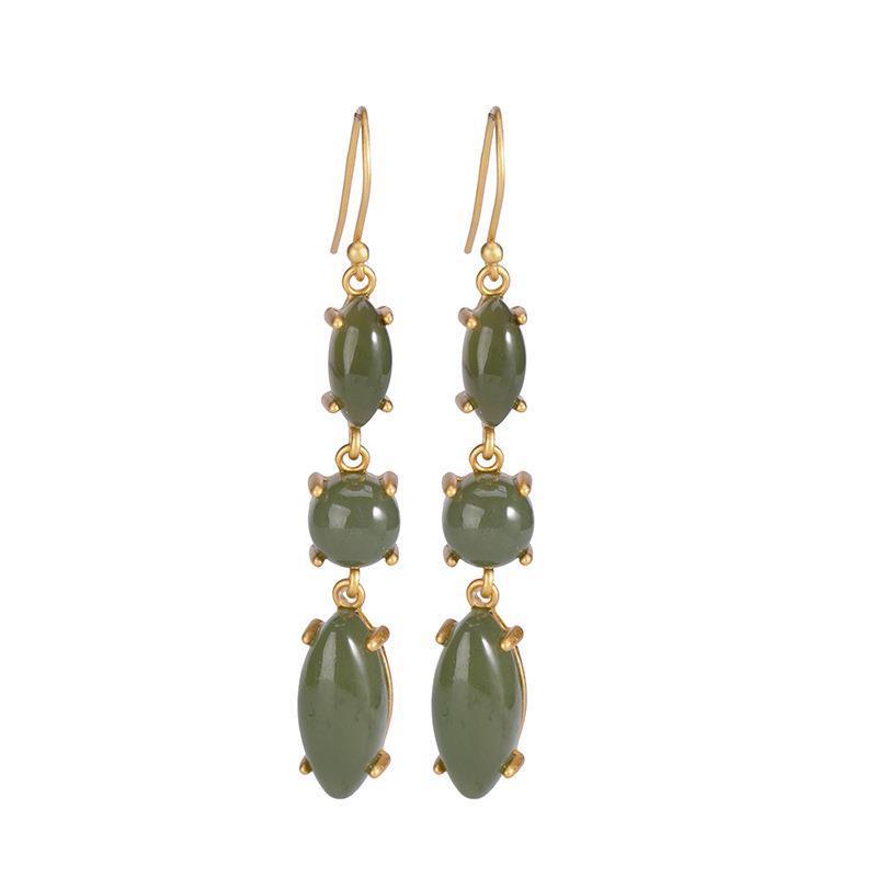 Charming Silver Earring for Any Occasion