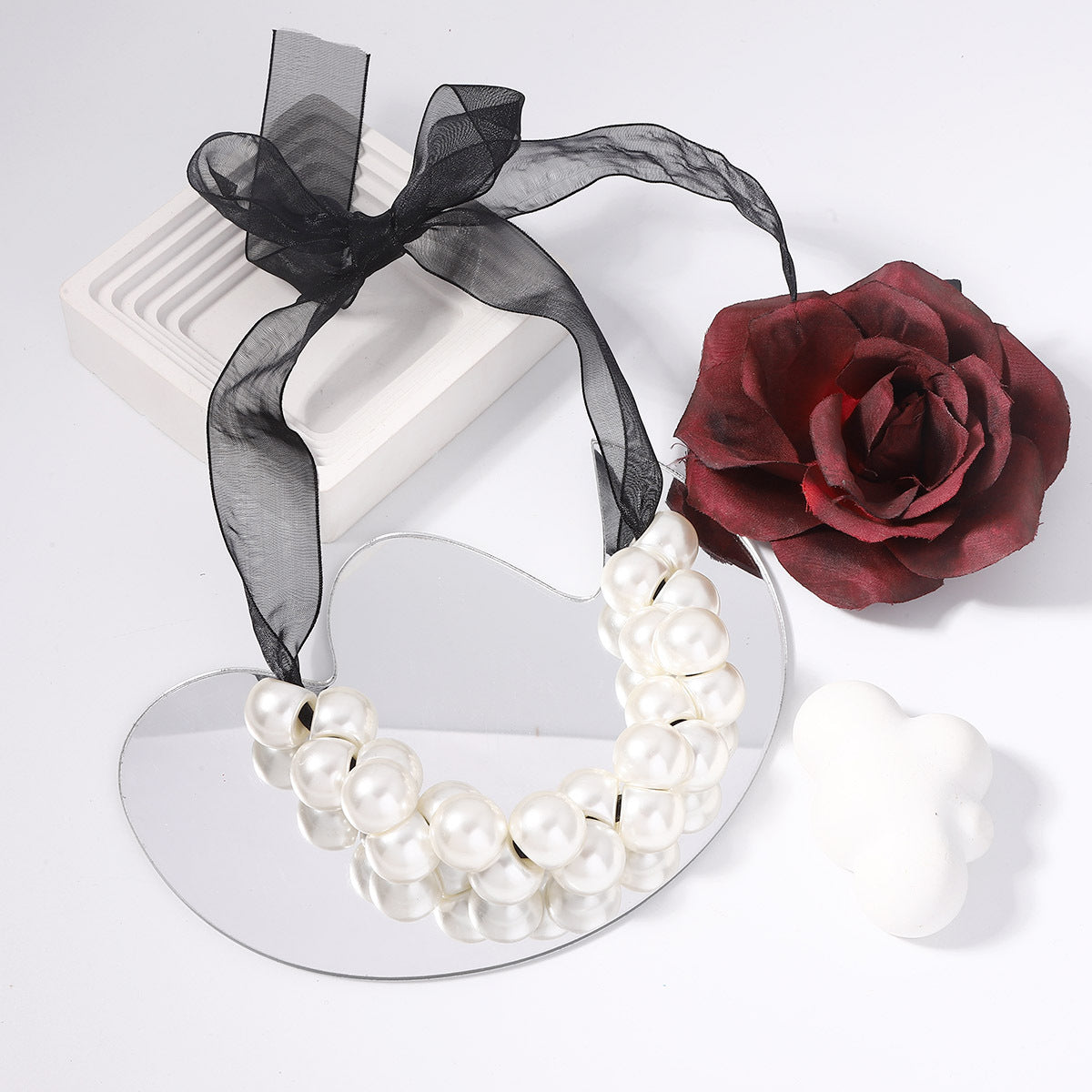 Romantic Pearl Necklace for Special Moments