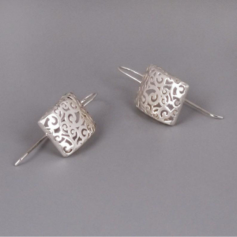 Romantic Gold Earring for Special Moments
