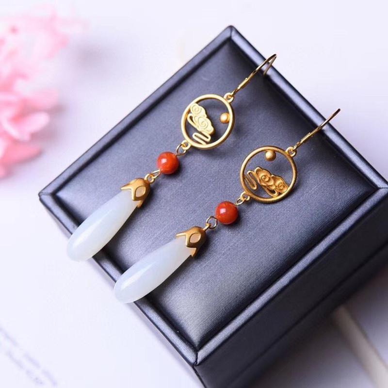 Romantic Gold Earring for Special Moments