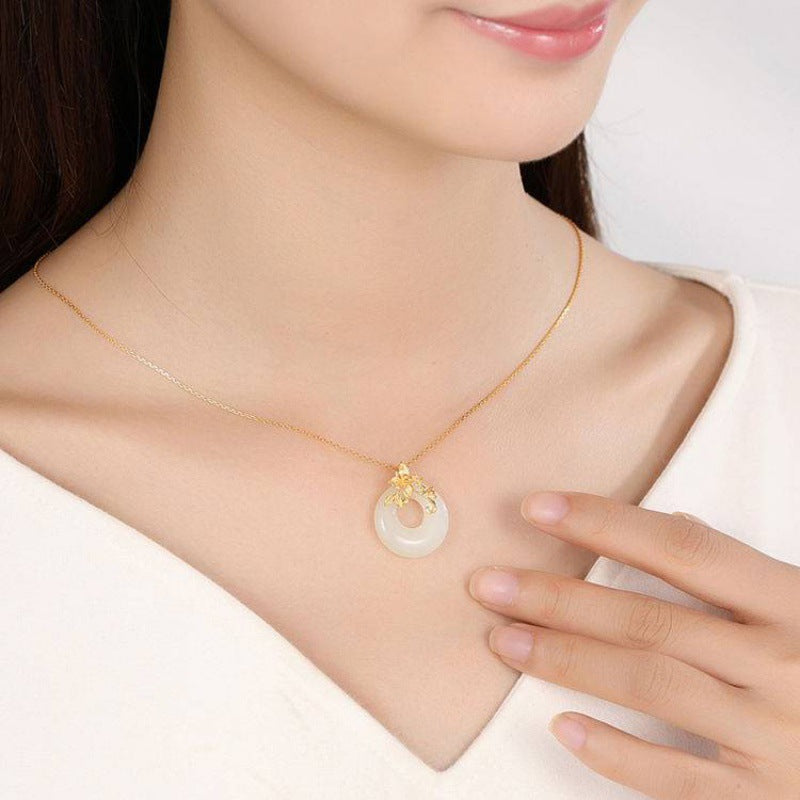 Romantic Gold Necklace for Special Moments