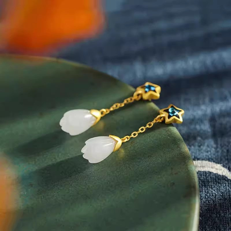 Charming Silver Earring for Any Occasion