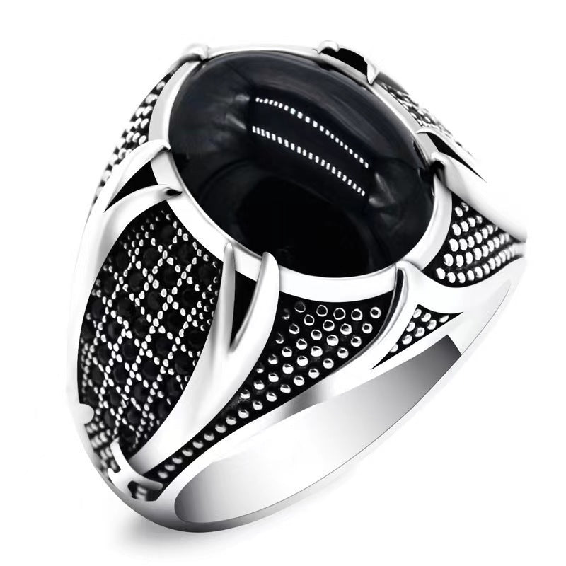 Classic Silver Ring with Timeless Appeal