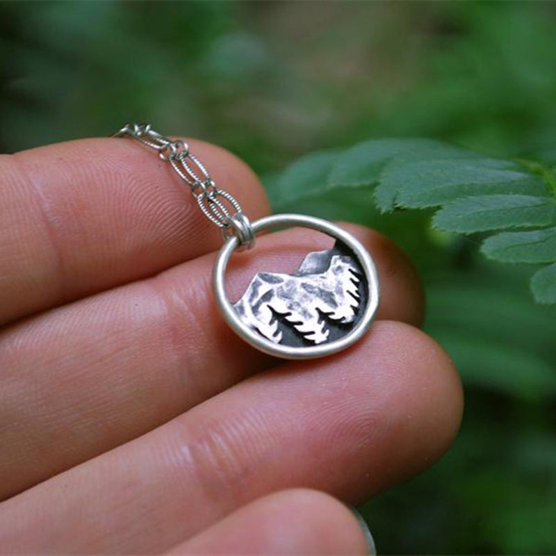 Romantic Silver Necklace for Special Moments