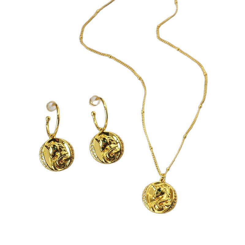 Stunning Gold Necklace for Daily Wear