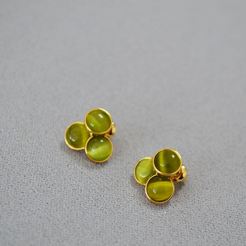 Charming Gold Earring for Any Occasion
