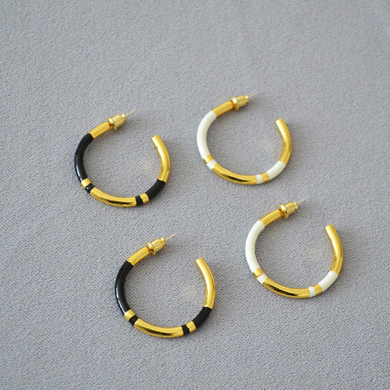 Beautiful Gold Earring with Unique Style