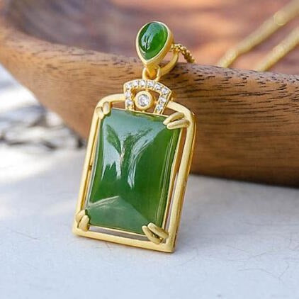 Charming Gold Necklace for Any Occasion