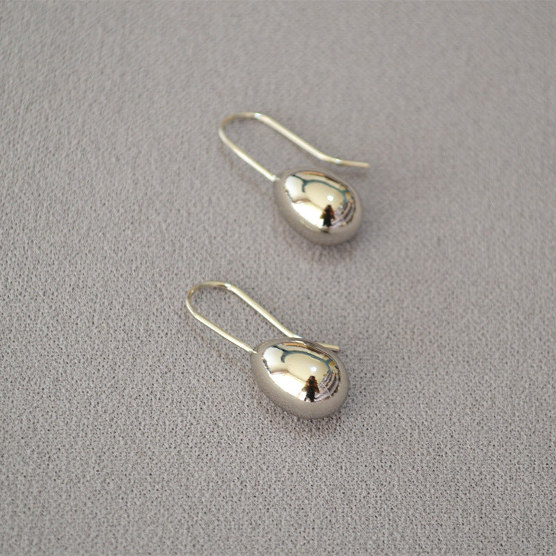 Romantic Gold Earring for Special Moments