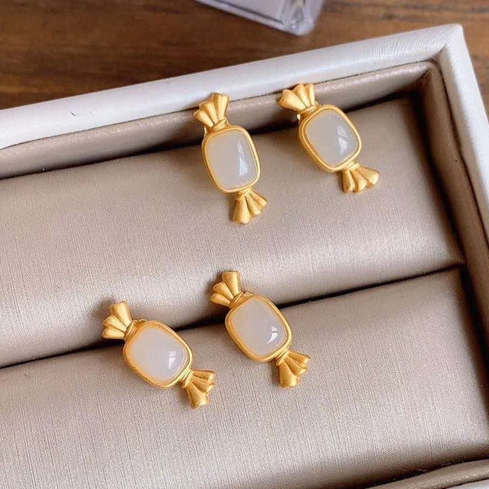 Charming Gold Earring for Any Occasion