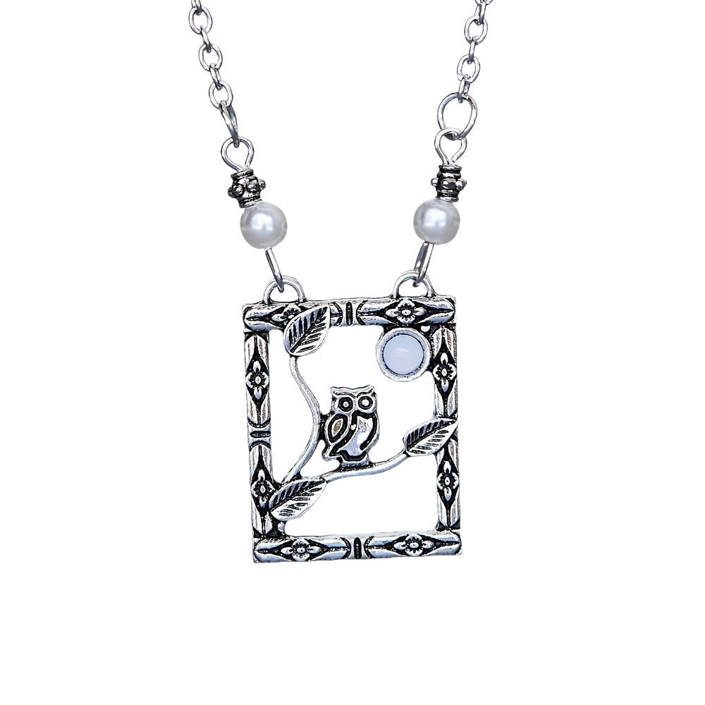 Classic Pearl Necklace with Timeless Appeal