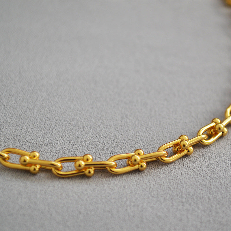 Classic Gold Necklace with Timeless Appeal