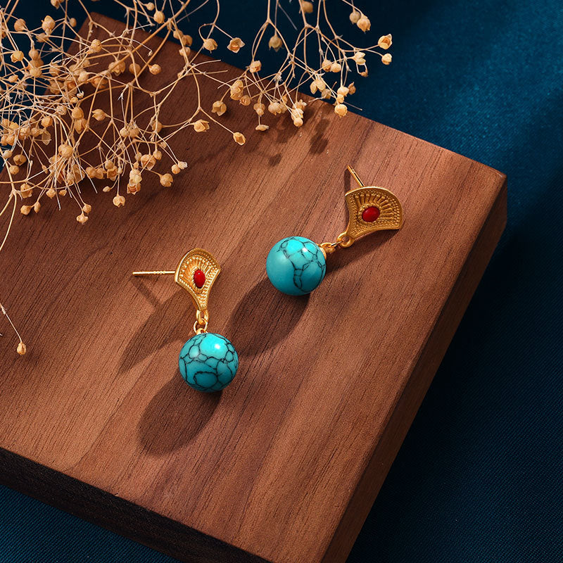 Romantic Gold Earring for Special Moments