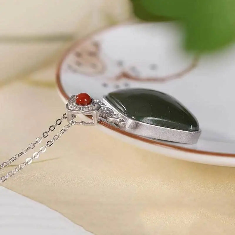 Classic Gold Necklace with Timeless Appeal