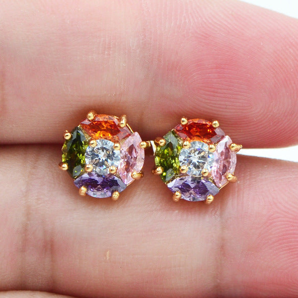 Charming Gold Earring for Any Occasion