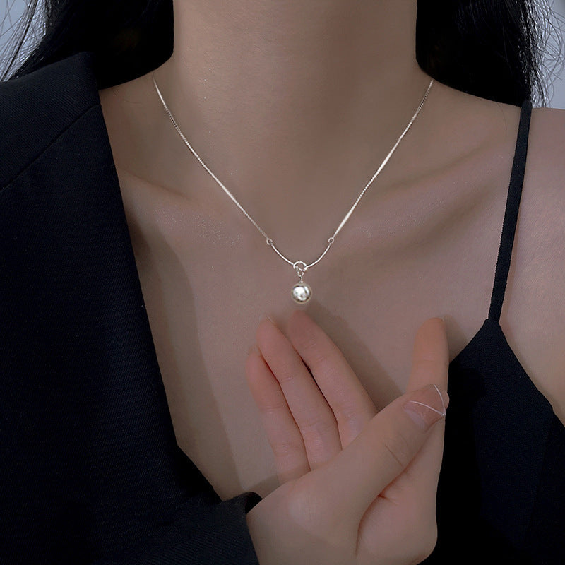 Beautiful Pearl Necklace with Unique Style