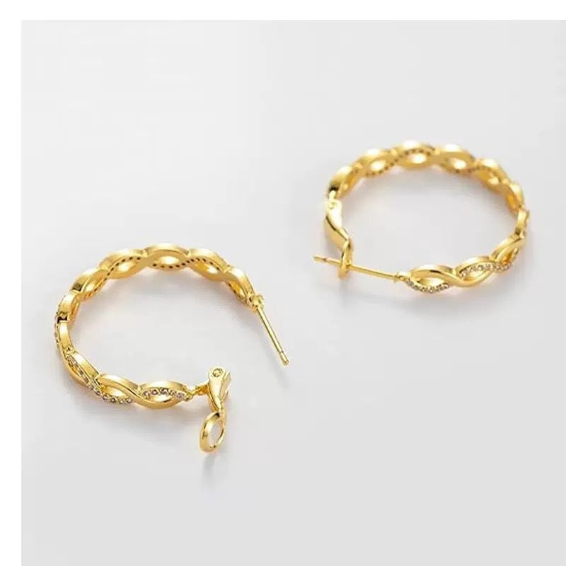 Classic Earring with Timeless Appeal