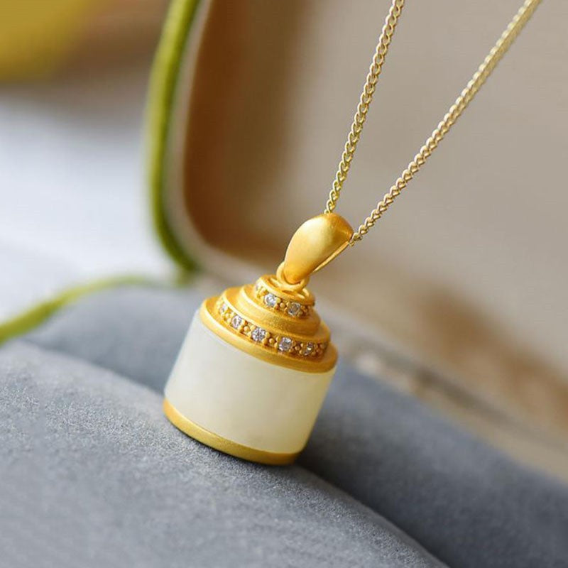 Charming Silver Pendant for Any Occasion