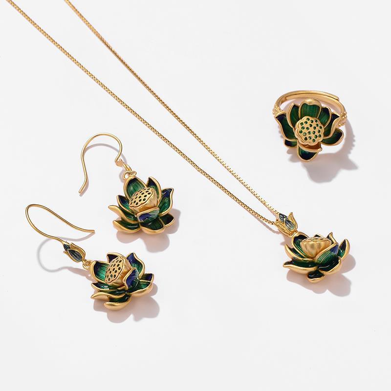 Stunning Gold Necklace for Daily Wear