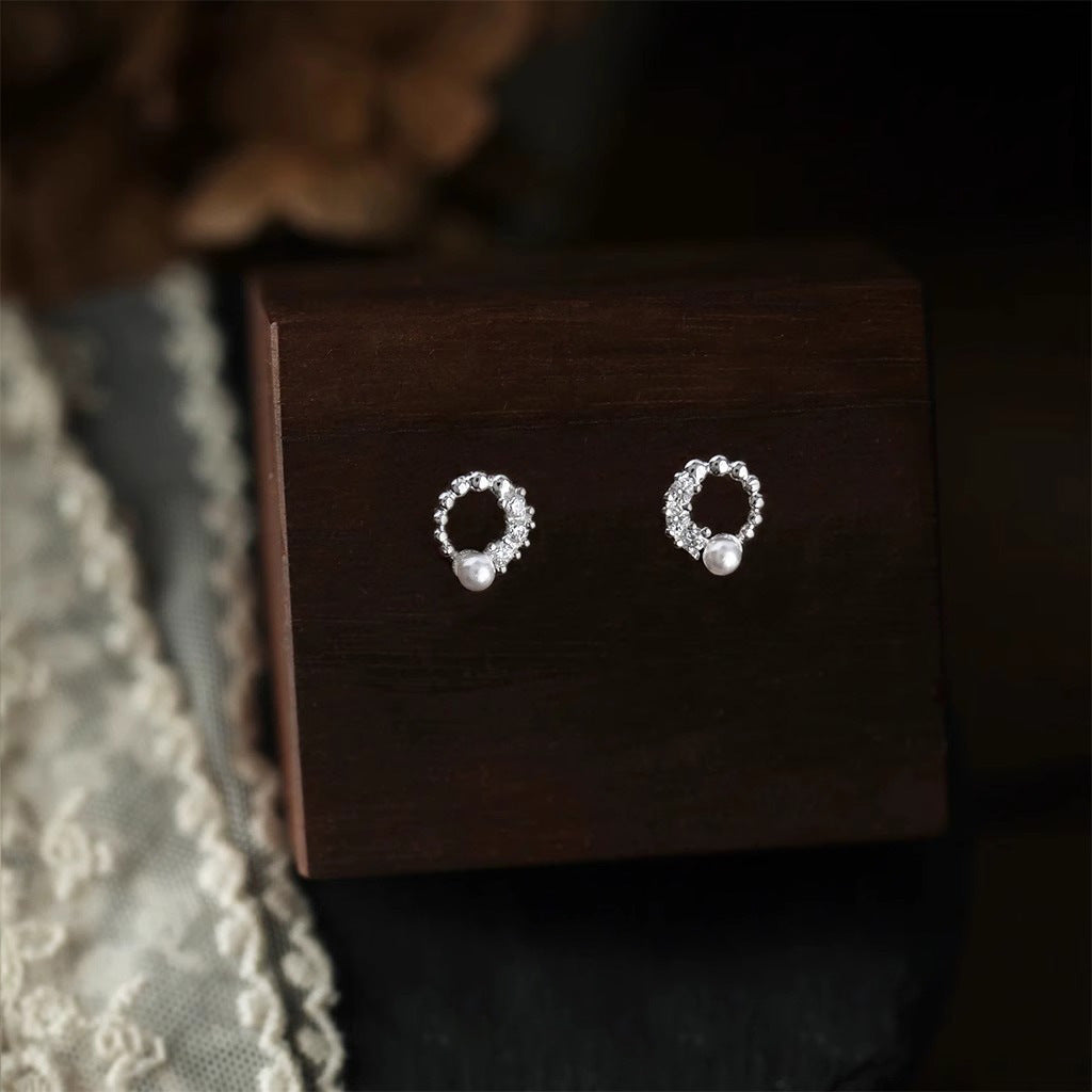 Romantic Pearl Earring for Special Moments