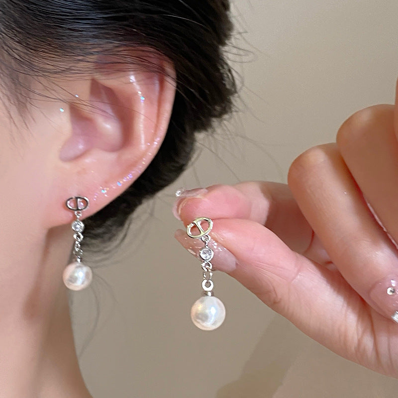 Romantic Pearl Earring for Special Moments