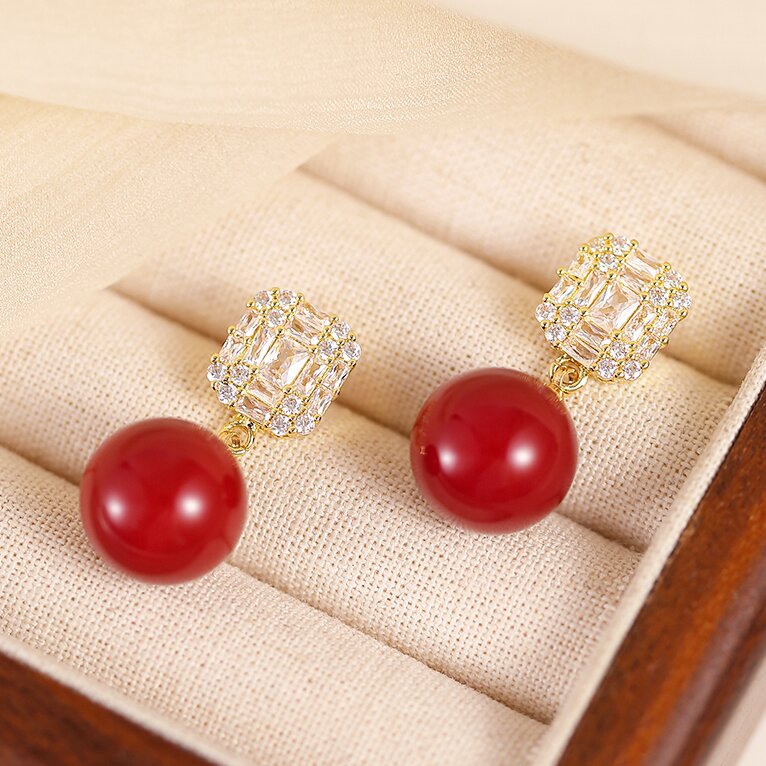 Charming Pearl Earring for Any Occasion