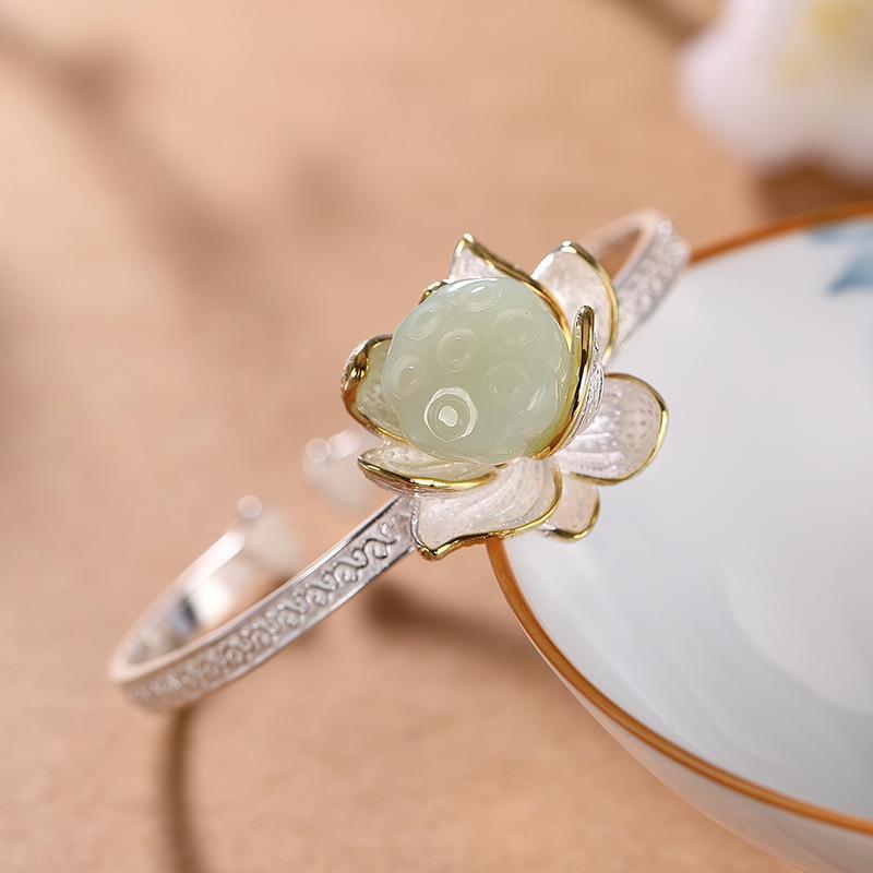 Stunning Gold Bracelet for Daily Wear