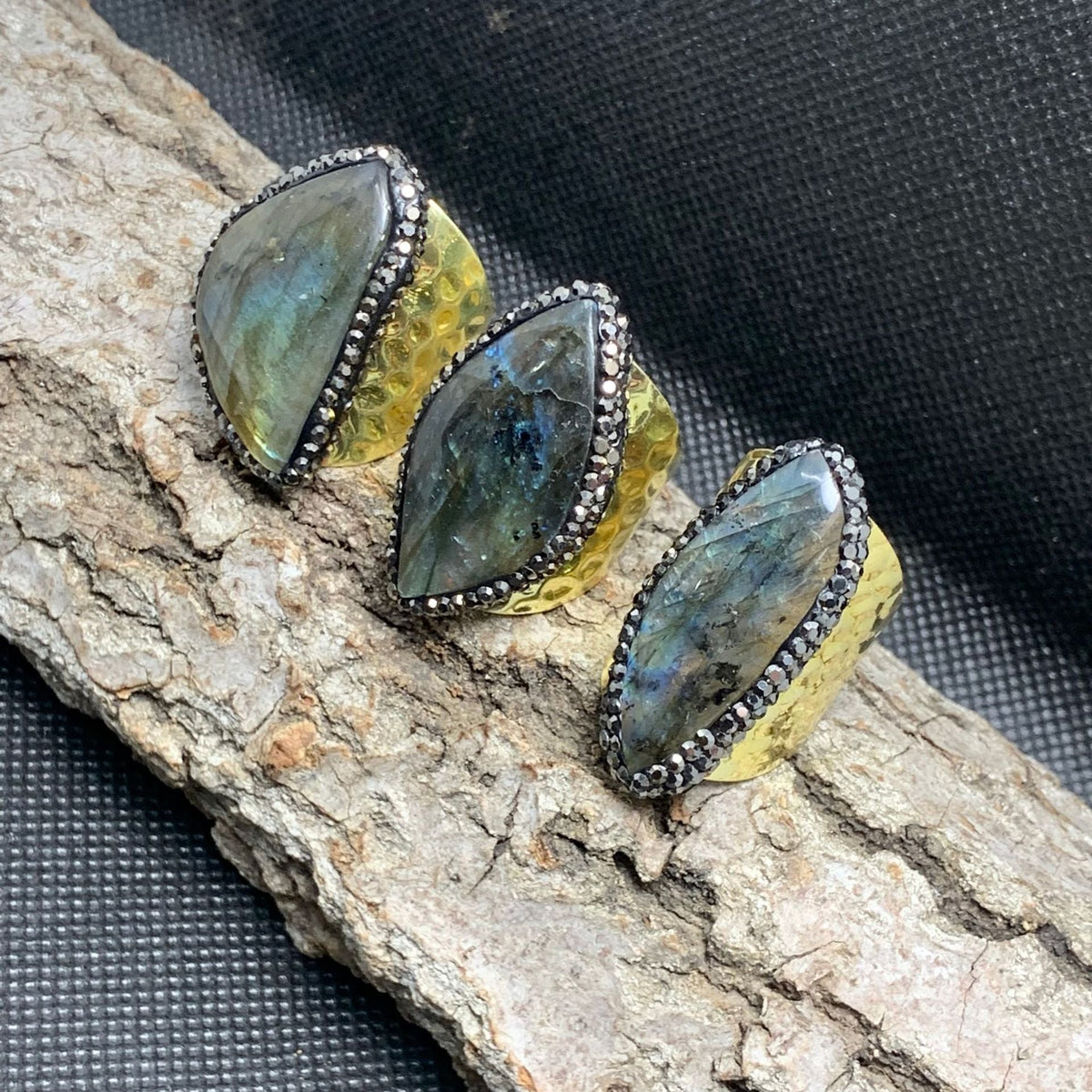 Stunning Gold Ring for Daily Wear