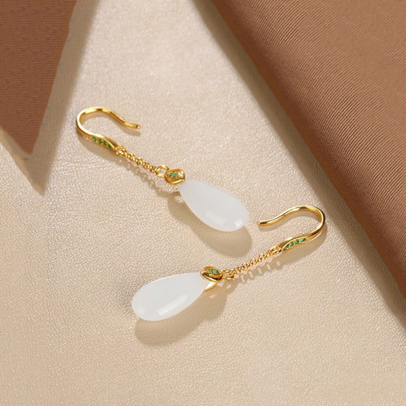 Classic Gold Earring with Timeless Appeal