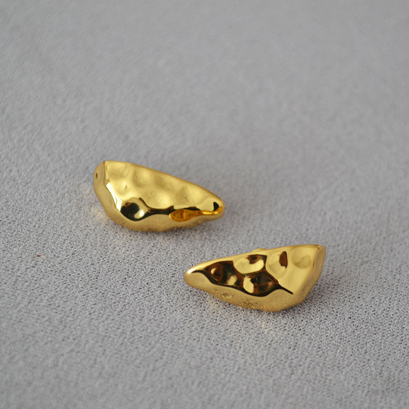 Stunning Gold Earring for Daily Wear