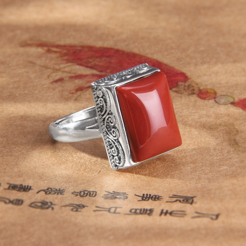 Classic Silver Ring with Timeless Appeal