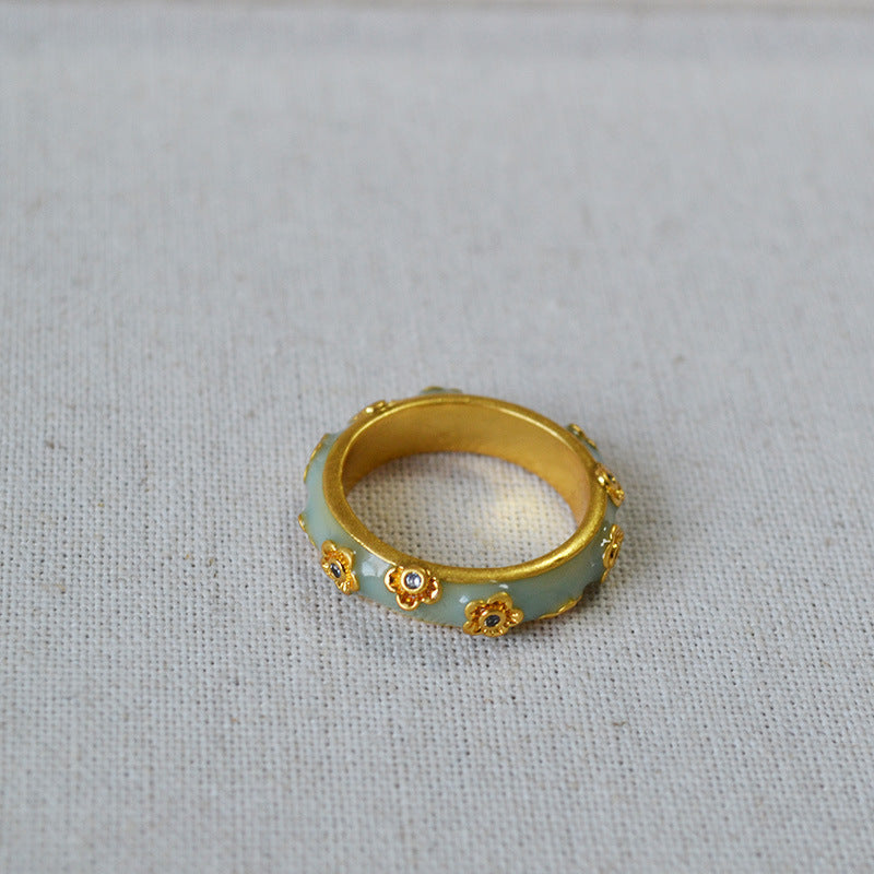 Romantic Gold Ring for Special Moments