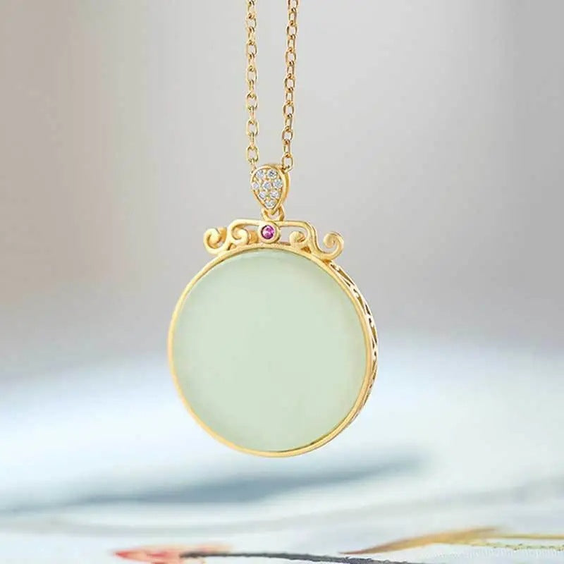 Charming Silver Necklace for Any Occasion