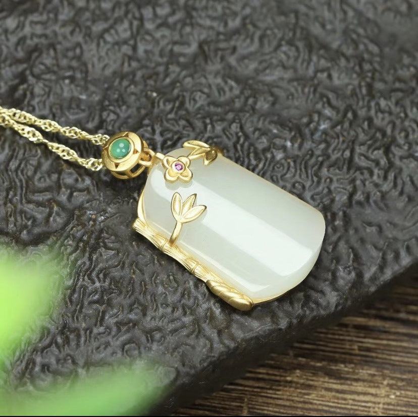 Charming Gold Necklace for Any Occasion