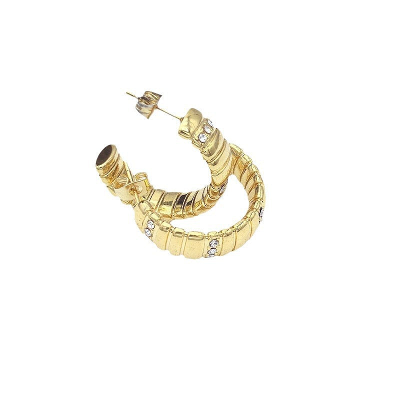 Beautiful Gold Earring with Unique Style