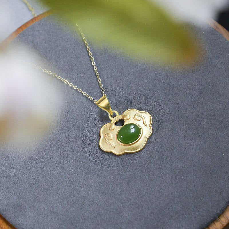 Romantic Silver Necklace for Special Moments