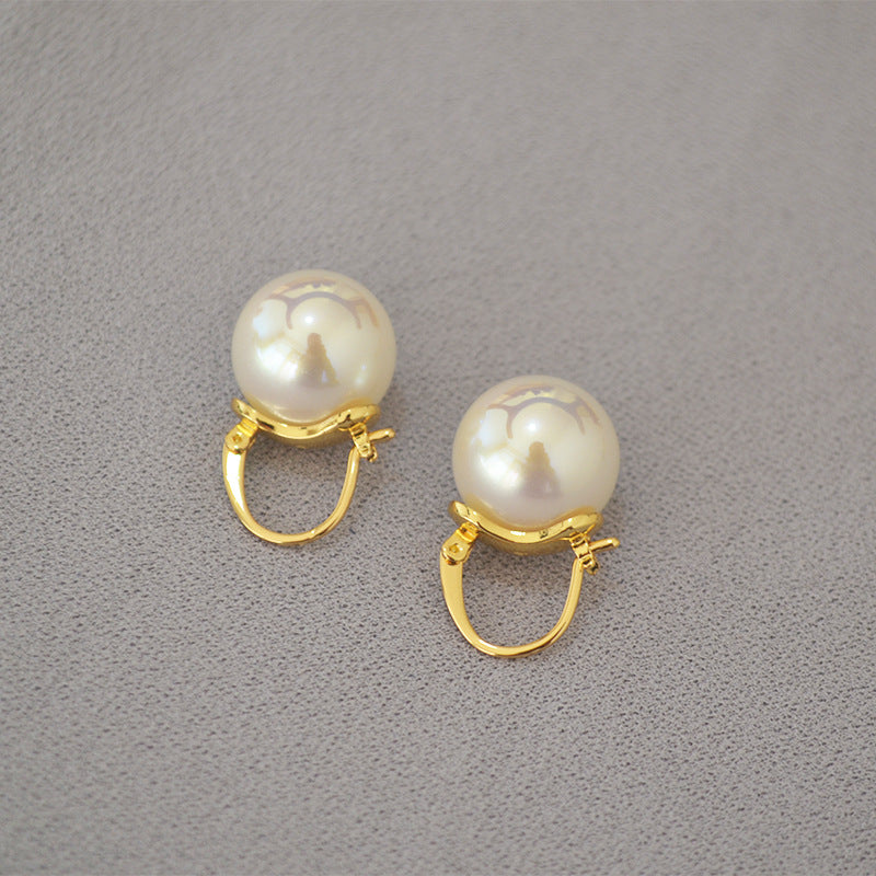 Elegant Gold Earring for Every Occasion