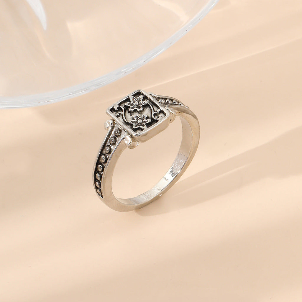 Classic Silver Ring with Timeless Appeal