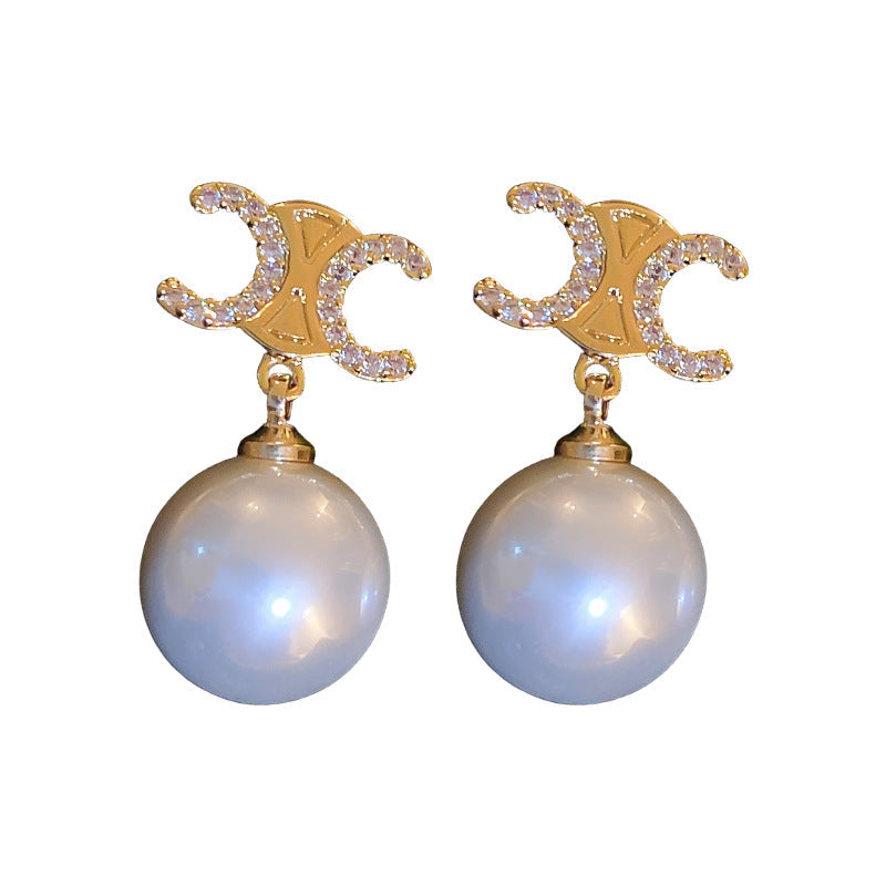 Romantic Pearl Earring for Special Moments