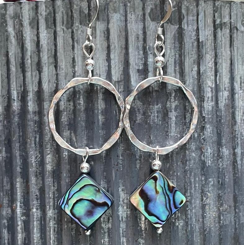 Charming Earring for Any Occasion
