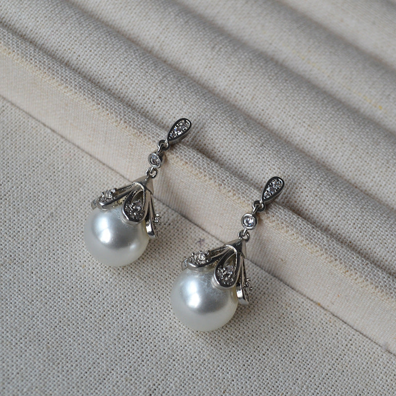 Beautiful Silver Earring with Unique Style