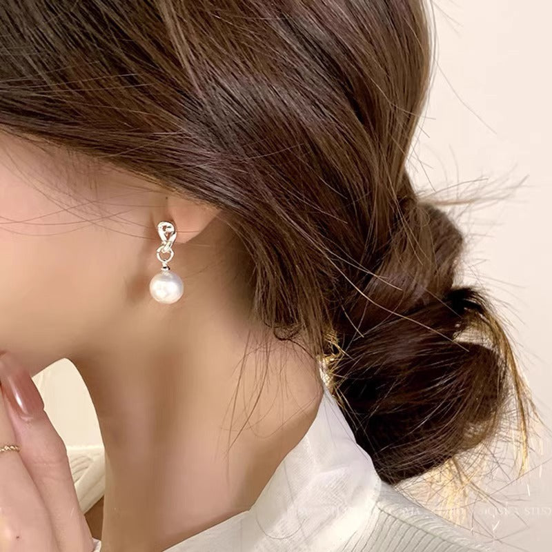 Romantic Pearl Earring for Special Moments
