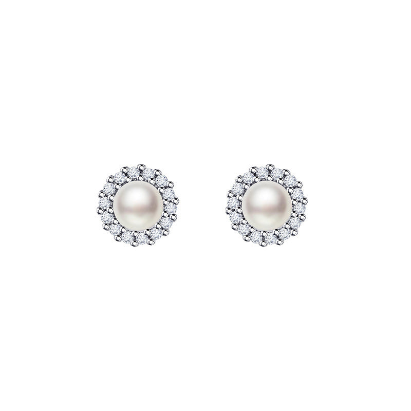 Stunning Pearl Earring for Daily Wear