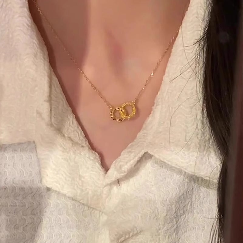 Classic Gold Necklace with Timeless Appeal