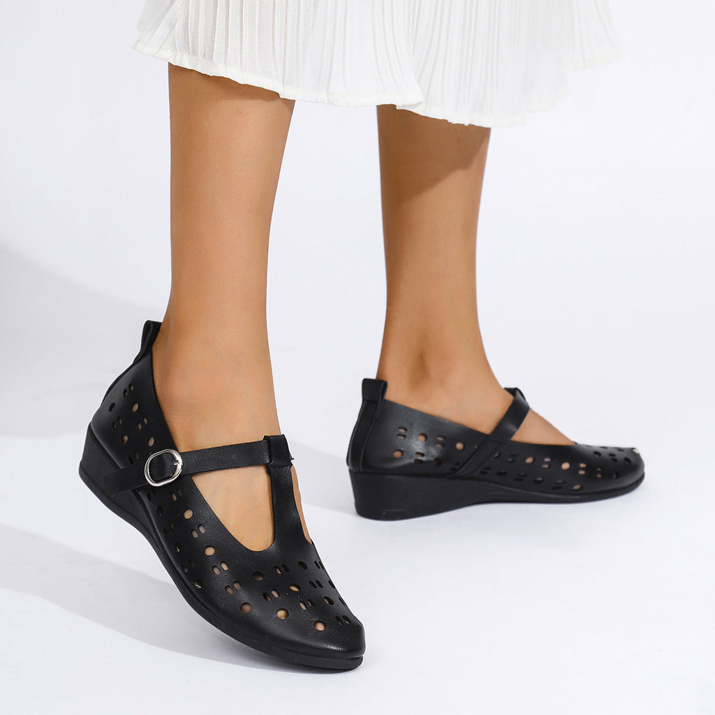 Graceful Orthopedic Sandals for Modern Look