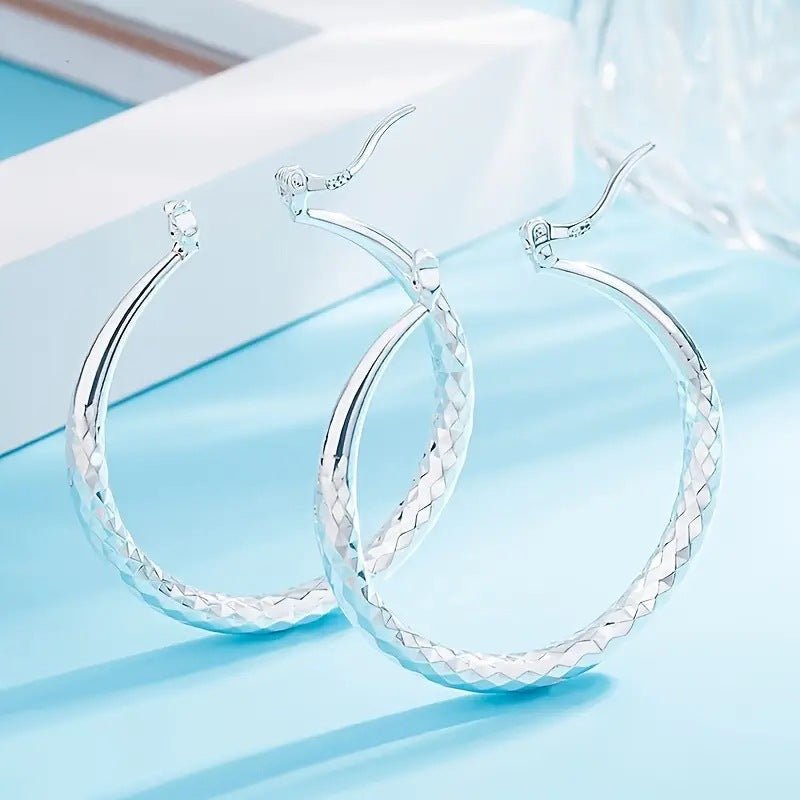Elegant Silver Earring for Every Occasion