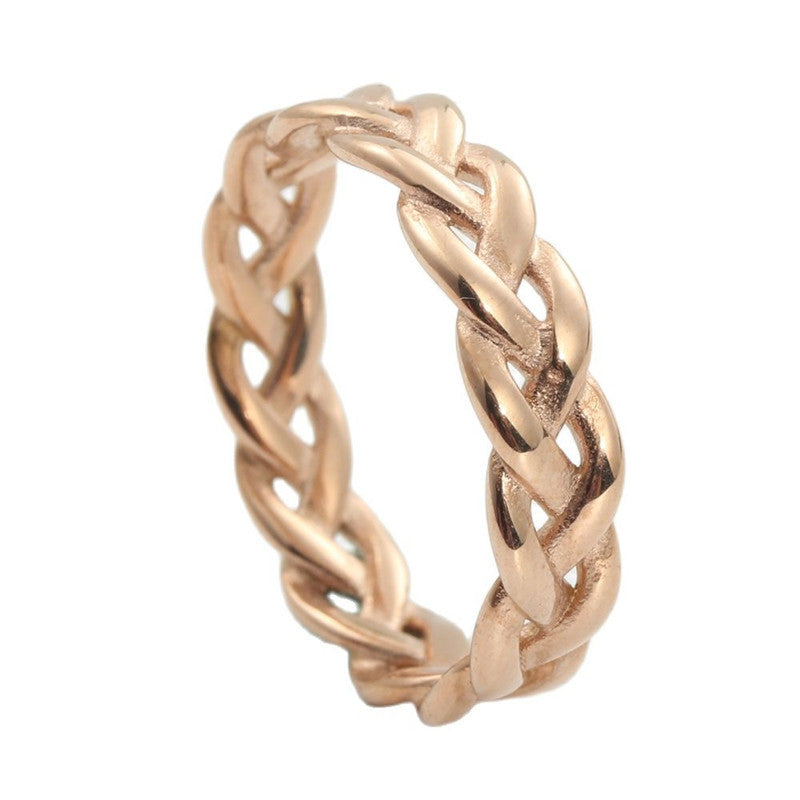 Classic Chain with Timeless Appeal
