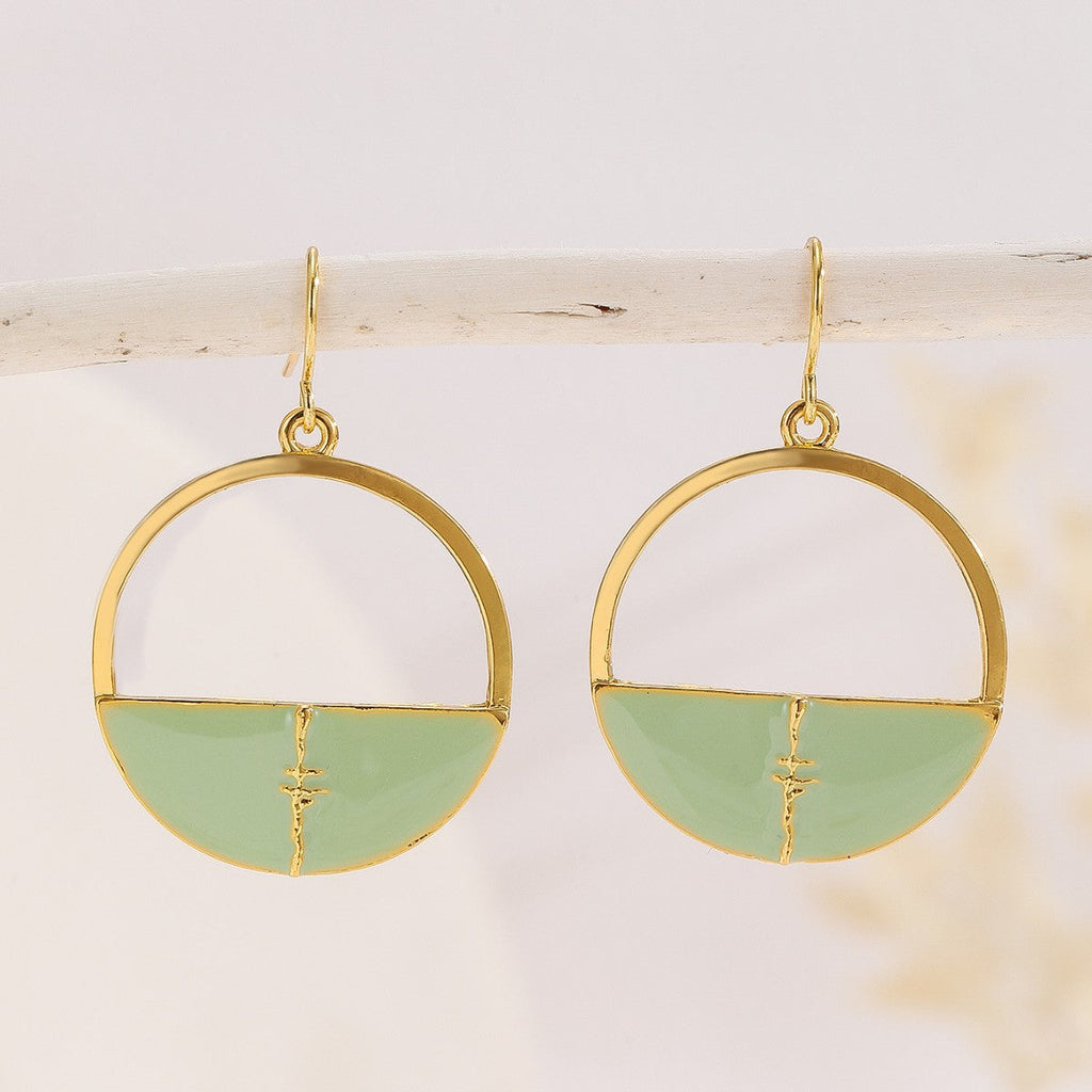 Charming Earring for Any Occasion